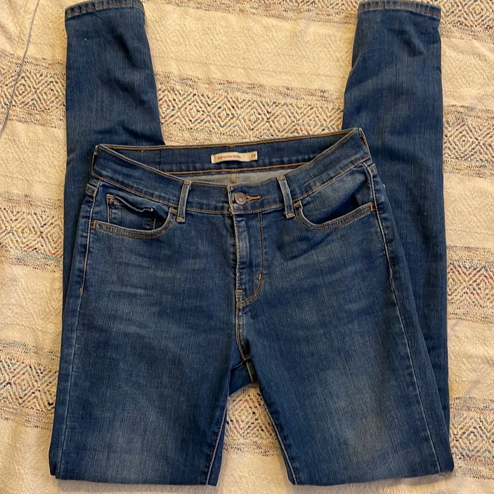 Levi’s 710 Super Skinny Jeans